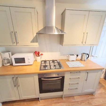 Bassett Flat With 2 Bedrooms And Superfast Wi-Fi Sittingbourne Buitenkant foto