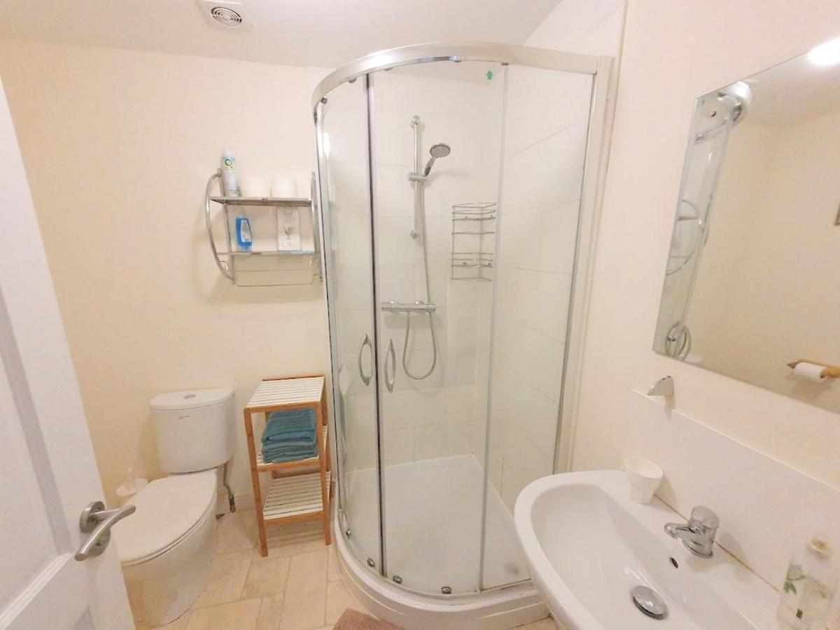 Bassett Flat With 2 Bedrooms And Superfast Wi-Fi Sittingbourne Buitenkant foto