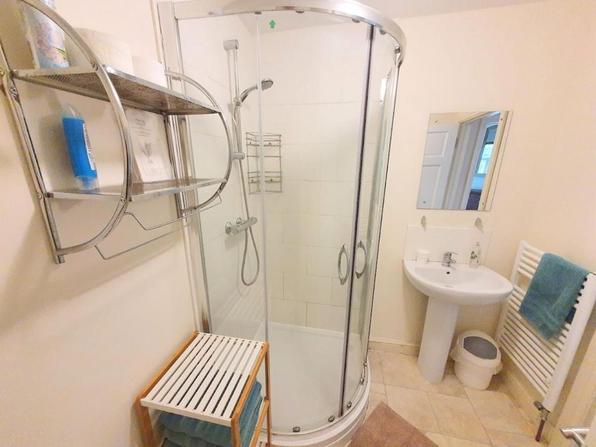 Bassett Flat With 2 Bedrooms And Superfast Wi-Fi Sittingbourne Buitenkant foto