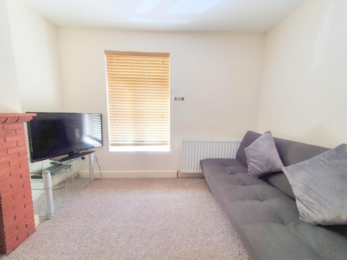 Bassett Flat With 2 Bedrooms And Superfast Wi-Fi Sittingbourne Buitenkant foto