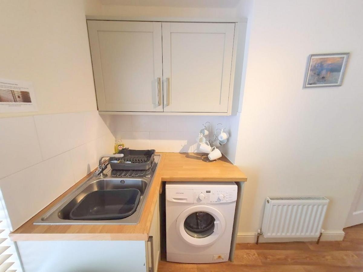 Bassett Flat With 2 Bedrooms And Superfast Wi-Fi Sittingbourne Buitenkant foto