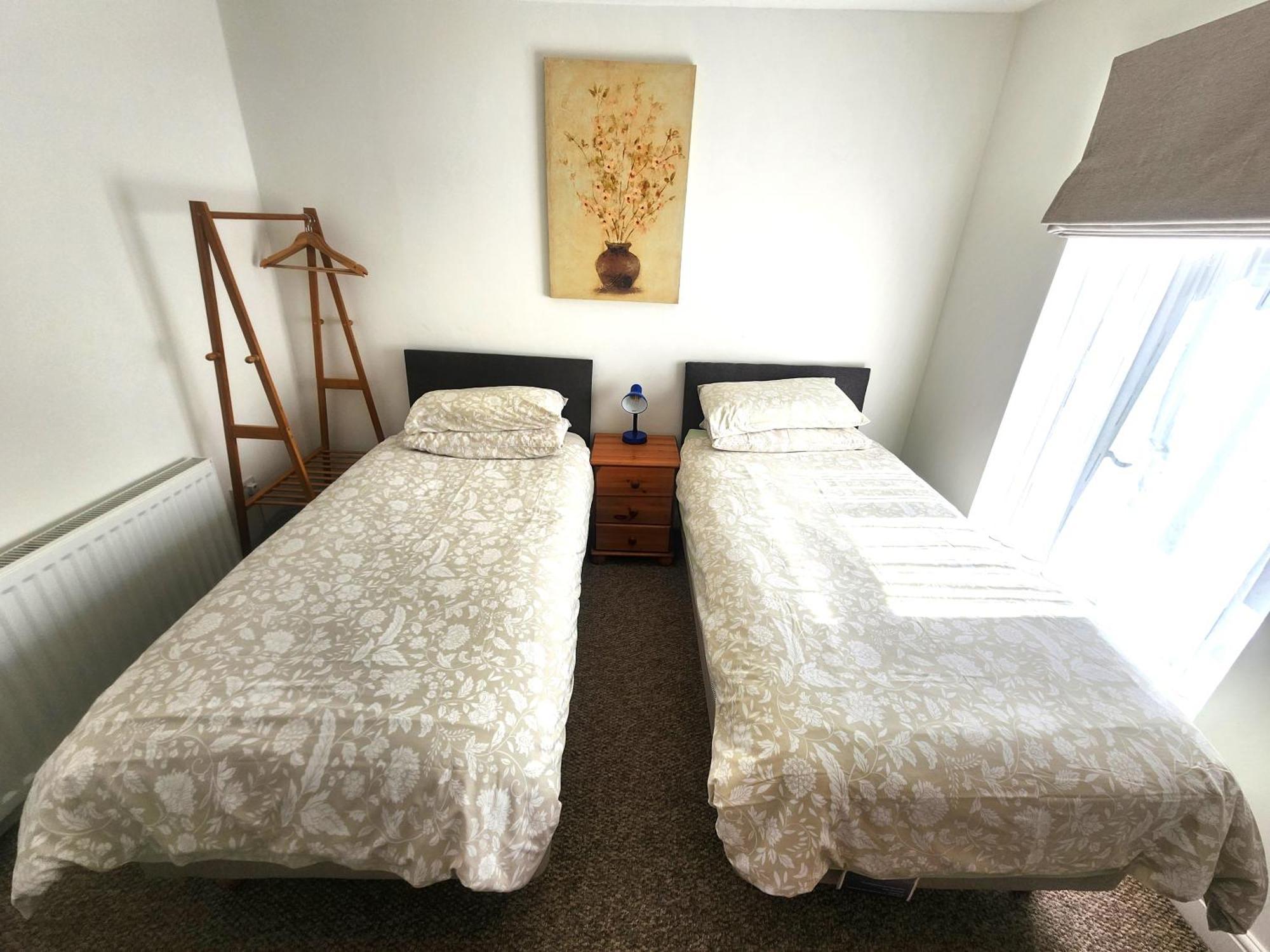 Bassett Flat With 2 Bedrooms And Superfast Wi-Fi Sittingbourne Buitenkant foto